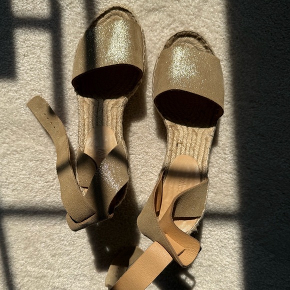 JCrew Corsica espadrilles wedges. Gold shimmer metallic leather/suede - Picture 8 of 11